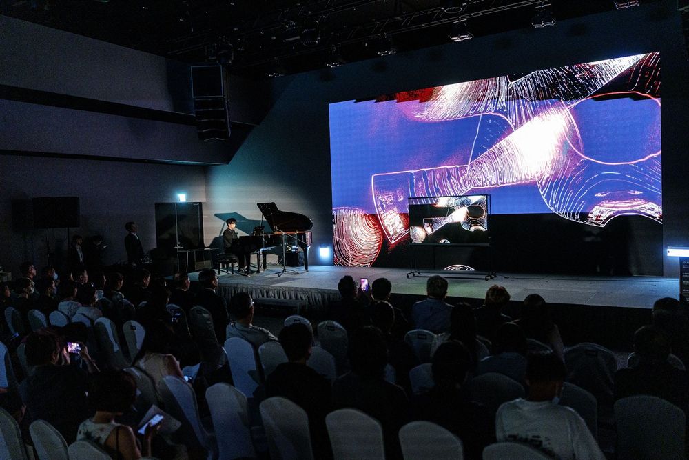 LG Physis — exhibition view 10
