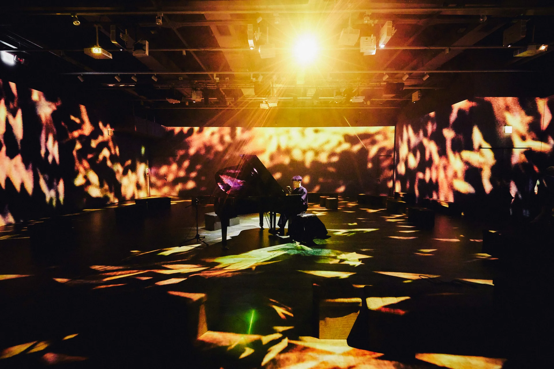 Algorithmic Poetry at Huashan